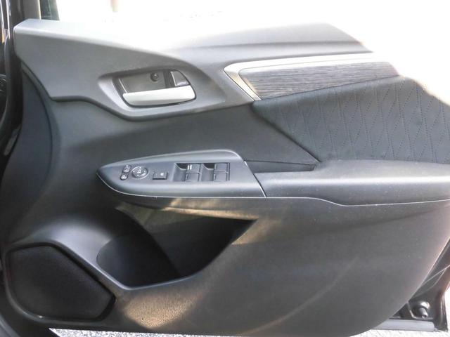 シャトル ハイブリッドＺ　ＳＤナビＴＶ　純１６ＡＷ　バックカメラ　シートヒーター　ＬＥＤオートライト　ＣＴＢＡ（シティブレーキアクティブシステム）　フォグランプ　ＥＴＣ　スマートキー　　車内清掃済（24枚目）