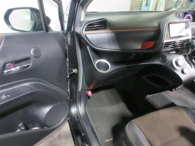 シエンタ ハイブリッドG クエロ 点検記録簿 半革シート 地デジTV 盗難防止 横滑り防止 LEDライト クルコン ドライブレコーダー スマートキー ETC バックモニタ DVD オ-トエアコン メモリ-ナビ エアバッグ ナビ&TV(4枚目)