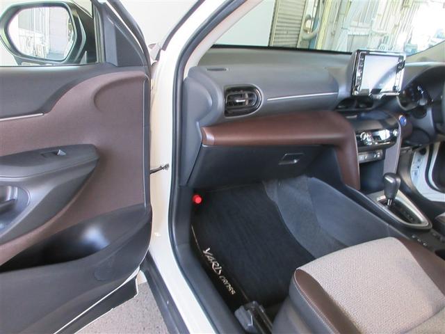 ヤリスクロス ハイブリッドＺ　インテリジェントキー　アルミホイル　ＬＥＤライト　リアカメラ　クルーズコントロール　整備記録簿　横滑り防止システム　ＴＶ　パワステ　オートエアコン　キーフリー　ハーフレザーシート　イモビライザ　ＡＢＳ（4枚目）