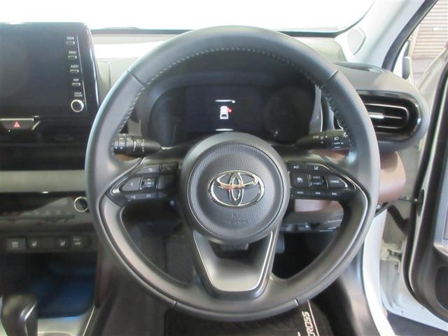 ヤリスクロス ハイブリッドＺ　インテリジェントキー　アルミホイル　ＬＥＤライト　リアカメラ　クルーズコントロール　整備記録簿　横滑り防止システム　ＴＶ　パワステ　オートエアコン　キーフリー　ハーフレザーシート　イモビライザ　ＡＢＳ（10枚目）