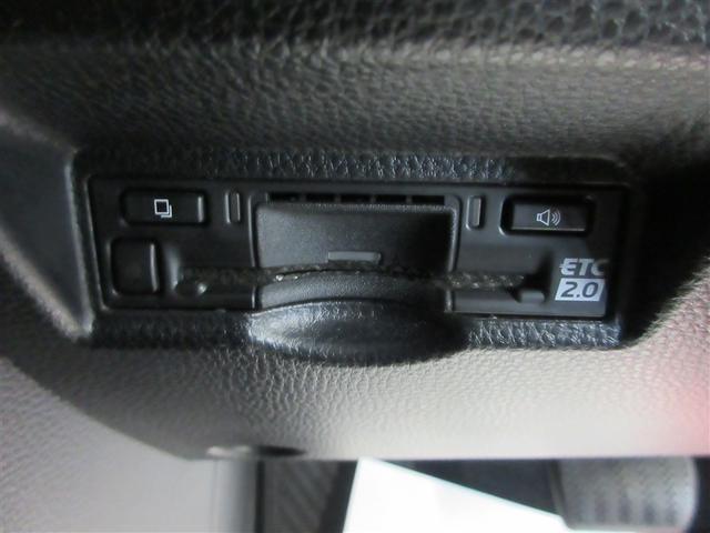 ヴォクシー Ｓ－Ｇ　点検記録簿付　Ｒカメラ　メモリーナビ　アルミホイル　ＬＥＤヘッドランプ　横滑り防止装置　スマートキ　キーレスエントリー　３列シート　ナビ＆ＴＶ　フルセグテレビ　盗難防止システム　デュアルエアコン（15枚目）