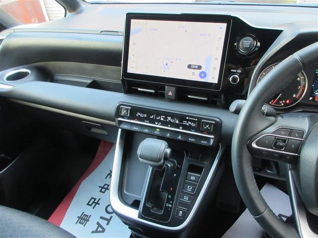 ヴォクシー Ｓ－Ｇ　点検記録簿付　Ｒカメラ　メモリーナビ　アルミホイル　ＬＥＤヘッドランプ　横滑り防止装置　スマートキ　キーレスエントリー　３列シート　ナビ＆ＴＶ　フルセグテレビ　盗難防止システム　デュアルエアコン（18枚目）