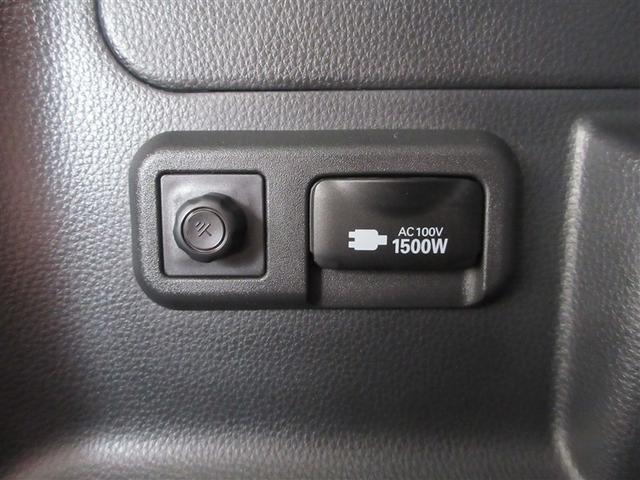 ヴォクシー ハイブリッドＳ－Ｚ　パワーウィンドウ　ＤＶＤ再生機能　インテリキー　横滑防止装置　地デジＴＶ　アクティブクルーズコントロール　フルオートエアコン　リアカメラ　エアバッグ　ＡＢＳ　１００Ｖ充電　ナビＴＶ　ＷＡＣ　キーレス（9枚目）