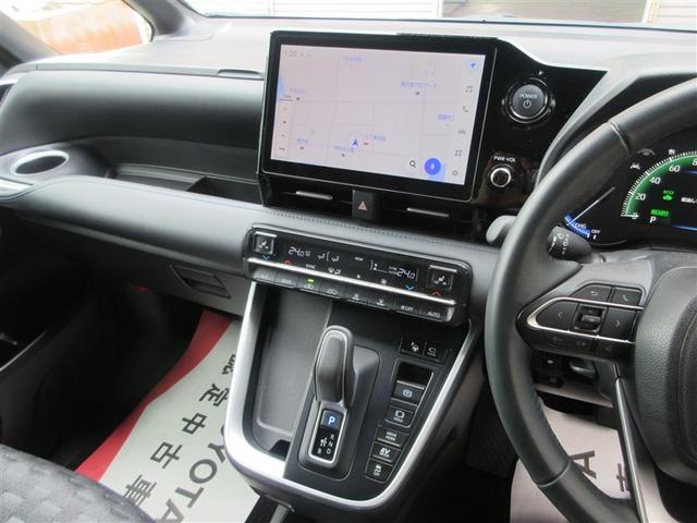 ヴォクシー ハイブリッドＳ－Ｚ　パワーウィンドウ　ＤＶＤ再生機能　インテリキー　横滑防止装置　地デジＴＶ　アクティブクルーズコントロール　フルオートエアコン　リアカメラ　エアバッグ　ＡＢＳ　１００Ｖ充電　ナビＴＶ　ＷＡＣ　キーレス（23枚目）