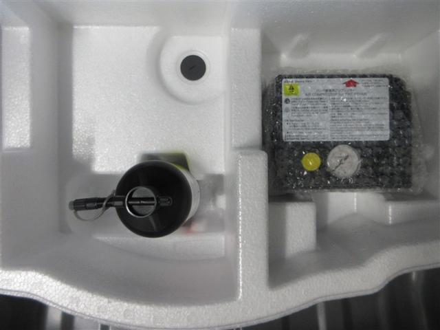 ヤリスクロス G リヤカメラ 点検記録簿 スマートエントリー イモビライザー DVD再生機能 オートエアコン アルミホイール キーレス パワーウィンドウ クルコン ABS ドライブレコーダー エアバッグ 横滑防止装置(7枚目)