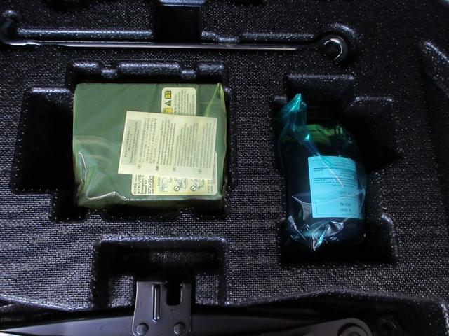 カムリ WS 盗難防止システム サイドエアバッグ パワステ Pシート クルーズコントロール LEDヘッドライト ナビ DVD メモリ-ナビ スマートキー キーフリー ETC アルミ オートエアコン ABS 半革(7枚目)