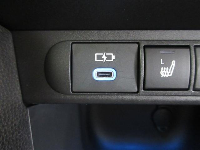 ヤリスクロス ハイブリッドＺ　インテリジェントキー　アルミホイル　ＬＥＤライト　リアカメラ　クルーズコントロール　整備記録簿　横滑り防止システム　パワステ　オートエアコン　キーフリー　ハーフレザーシート　イモビライザ　エアバッグ（26枚目）