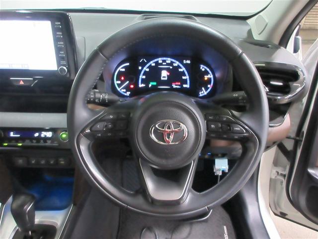 ヤリスクロス ハイブリッドＺ　クルーズＣ　横滑防止装置　リアカメラ　ＬＥＤライト　メモリーナビゲーション　点検記録簿　盗難防止装置　電動シート　ＡＷ　キーレス　スマートキー　ＡＢＳ　半革シート　ナビ　４ＷＤ　ＥＴＣ　ＡＣ１００Ｖ（10枚目）