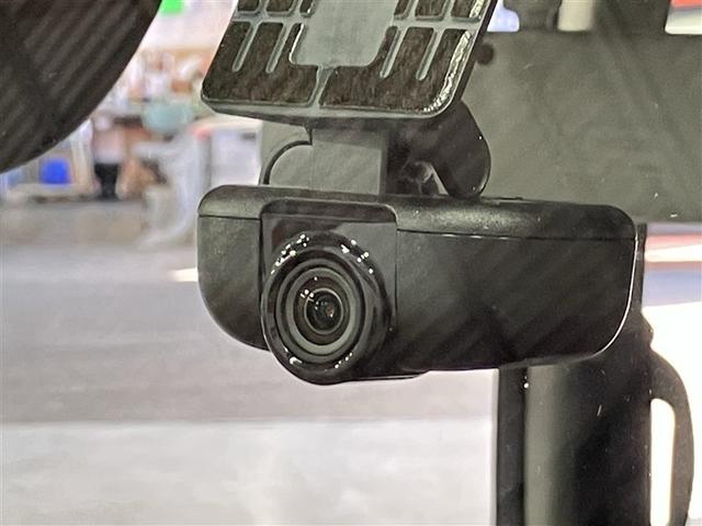 万が一のトラブルのときにも役に立つドライブレコーダーを装備しています。側面衝突や幅寄せ・割り込み対策に！