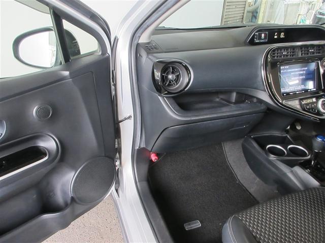 アクア クロスオーバー Bカメラ 地デジ イモビライザー ナビTV エアコン LED ESC 記録簿 アルミホイール キーフリー ハーフレザーシート DVD再生可 ETC パワーステアリング パワーウィンドウ メモリーナビ(4枚目)