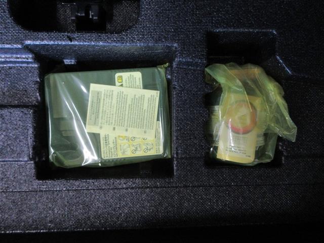 プリウス A AC100V 衝突軽減ブレーキシステム Bモニタ 記録簿有 LEDヘッド クルーズコントロール セキュリティー スマートキー パワーステアリング Pシート ドライブレコーダー ETC アルミホイル(7枚目)