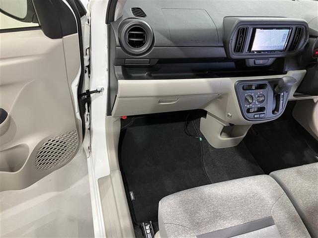 パッソ X S アルミホイール 衝突回避支援システム 整備記録簿 バックモニター ドライブレコーダー 盗難防止システム キーフリーシステム デュアルエアバック スマートキー メモリナビ iストップ ナビ ESC(4枚目)