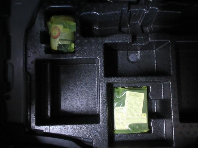 カローラクロス ハイブリッド Z 衝突軽減B 記録簿有 フルセグテレビ スマキ- 半レザー Bモニター アクティブクルーズコントロール メモリナビ イモビ LED AC 運転席Pシート キーレス パワステ アルミ エアバッグ ABS(7枚目)