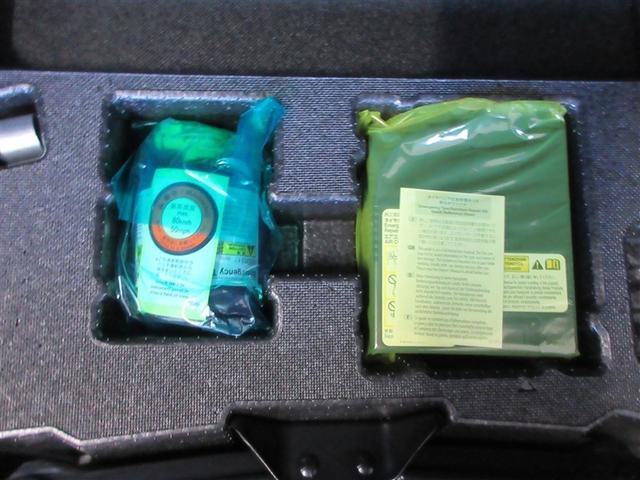 カローラ ハイブリッド　ダブルバイビー　半革シート　衝突軽減システム　ＥＴＣ付き　ＬＥＤランプ　パワーウィンドウ　バックモニタ　キーレスエントリー　ＡＡＣ　記録簿有　エアバッグ　オートクルーズコントロール　盗難防止装置　アルミホイール　ナビ（7枚目）