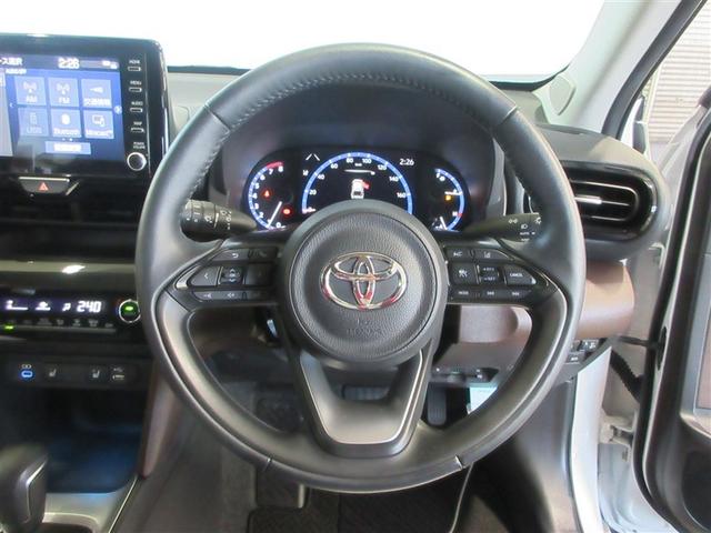 ヤリスクロス Ｚ　バックモニタ　横滑り防止システム　イモビ　カーテンエアバッグ　ＴＶ　クルーズＣ　エアコン　スマートキ－　アルミ　地デジ　キーフリー　パワステ　ダブルエアバック　ＬＥＤヘット　エアバッグ　記録簿有（9枚目）