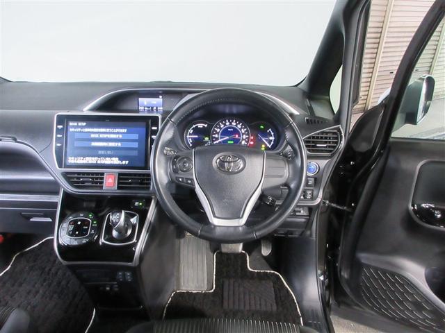 高いアイポイントと広いガラスエリアで運転のしやすさはバツグンです。