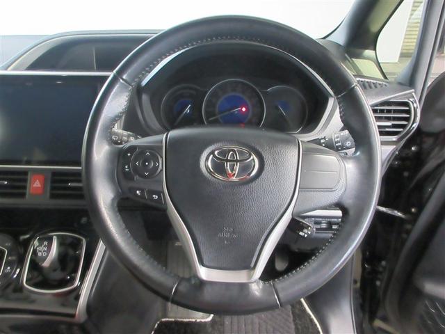 ステアリングスイッチステアリングから手を放さず、オーディオ等の操作ができます。