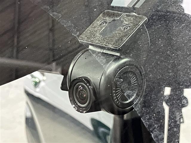 万が一のトラブルのときにも役に立つドライブレコーダーを装備しています。側面衝突や幅寄せ・割り込み対策に！