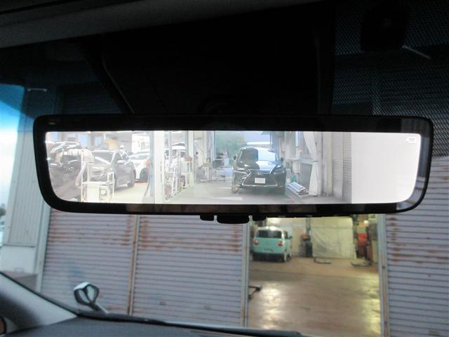 デジタルインナーミラー付き。後方視野角が広く、後席に同乗者がいても後方を確認しやすく安心です。