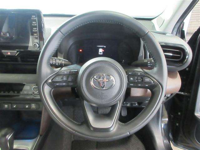 ヤリスクロス Ｚ　バックモニタ　横滑り防止システム　イモビ　カーテンエアバッグ　ナビ　クルーズＣ　エアコン　スマートキ－　アルミ　キーフリー　パワステ　ダブルエアバック　ＬＥＤヘット　エアバッグ　記録簿有　ＡＢＳ（9枚目）