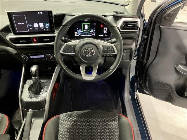 ライズ Z 誤発進抑制機能 エアコン テレビ スマートキー&プッシュスタート 地デジTV VSA 盗難防止装置 アイドリングストップ機能 クルコン バックモニター LEDヘッドライト アルミホイール Wエアバック(3枚目)