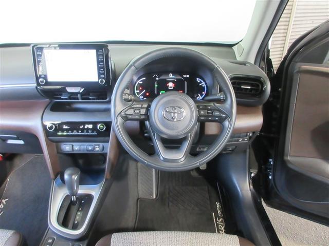 ヤリスクロス ハイブリッドZ インテリジェントキー アルミホイル LEDライト リアカメラ クルーズコントロール 整備記録簿 横滑り防止システム ナビTV メモリーナビゲーション 電動シ-ト パワステ オートエアコン キーフリー(3枚目)