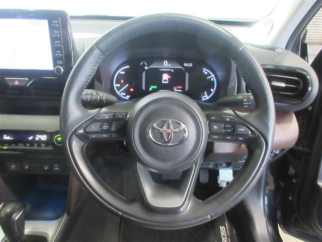 ヤリスクロス ハイブリッドZ インテリジェントキー アルミホイル LEDライト リアカメラ クルーズコントロール 整備記録簿 横滑り防止システム ナビTV メモリーナビゲーション 電動シ-ト パワステ オートエアコン キーフリー(9枚目)