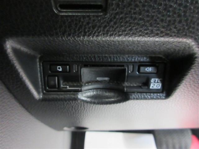 ノア ハイブリッドＳ－Ｚ　横滑り防止機能　エアバッグ　オートクルーズコントロール　地デジ　両側自動ドア　ダブルエアコン　スマートエントリー　ＬＥＤランプ　バックモニター　メモリナビ　半革シート　ＥＴＣ付き　ＡＢＳ　ＡＣ１００Ｖ（18枚目）