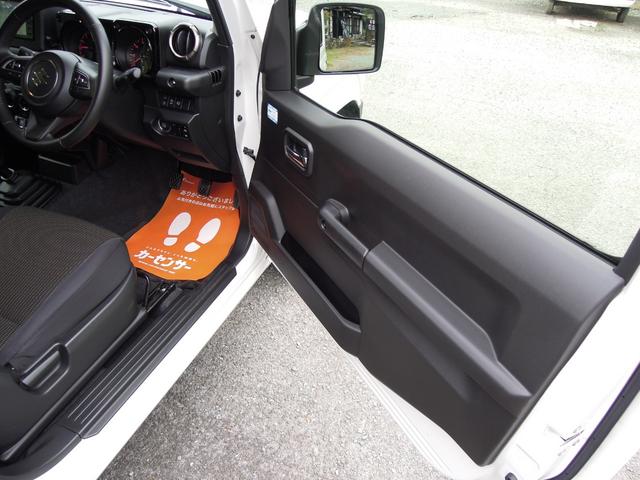 ジムニー ＸＣ　ワンオーナー禁煙車　５速　５速　ワンオーナー　禁煙車　ルーフキャリア　純正グリル　ＴＥＩＮショックアブソーバー　ＫＥＮＷＯＯＤナビＴＶＢｌｕｅｔｏｏｔｈ対応　３６０ドラレコ　トーヨータイヤＲ／Ｔ　ＥＴＣ（9枚目）