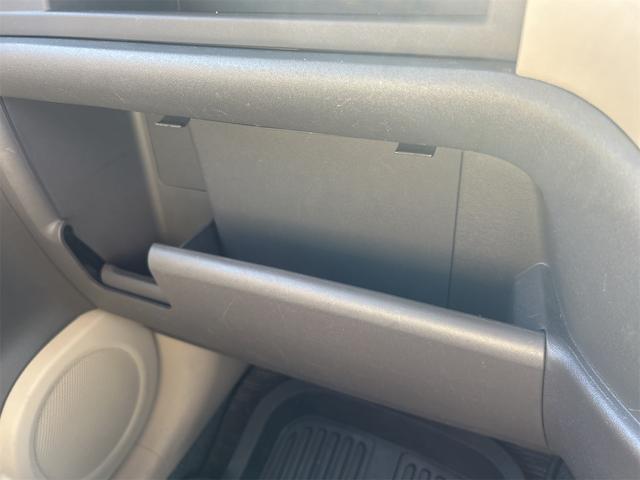 シエンタ G ETC バックカメラ ナビ TV 両側スライド・片側電動 HID スマートキー 電動格納ミラー 3列シート CVT アルミホイール CD 衝突安全ボディ ABS エアコン パワーステアリング(36枚目)