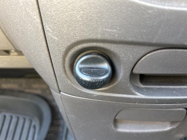 シエンタ G ETC バックカメラ ナビ TV 両側スライド・片側電動 HID スマートキー 電動格納ミラー 3列シート CVT アルミホイール CD 衝突安全ボディ ABS エアコン パワーステアリング(45枚目)