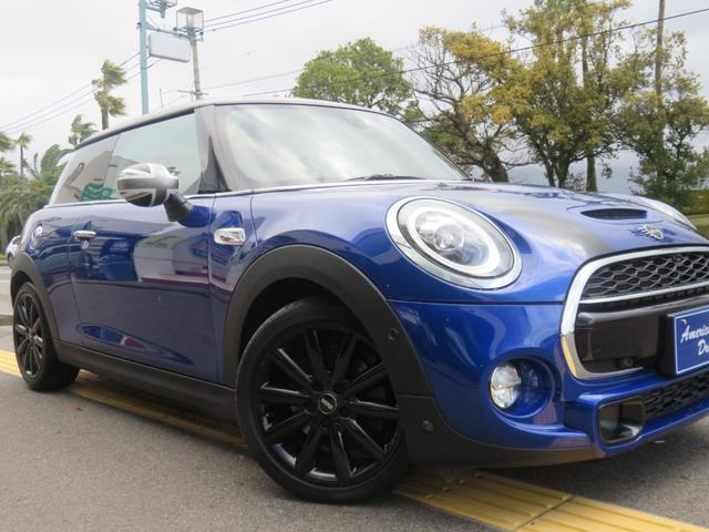 ＭＩＮＩ クーパーＳ　純正ナビ　バックカメラ　ブルートゥース　インテリジェントセーフティ　前後コーナーセンサー　純正１７アルミ　ＬＥＤヘッド＆フォグランプ　ミラー型ＥＴＣ　ＵＳＢ　クルーズコントロール　スマートキー（10枚目）