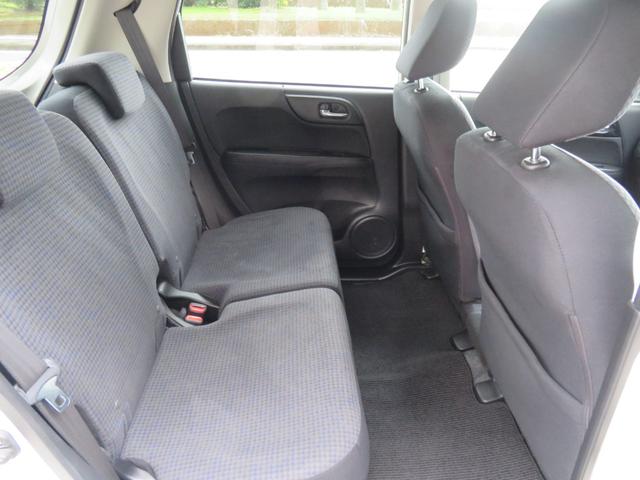 各年代のアメ車・旧車がピカピカの状態で保存されています。