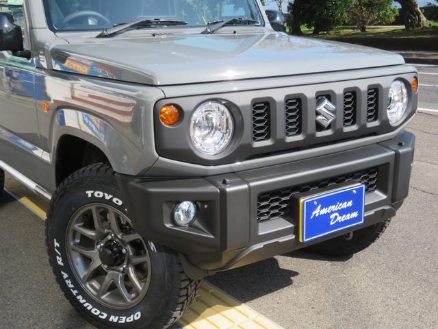 ジムニー XC 届出済未使用車 4WD AT車 衝突被害軽減システム LEDヘッドランプ TOYOオープンカントリータイヤ 純正16インチアルミ クリアランスソナー レーンアシスト 背面タイヤ フロアマット(10枚目)