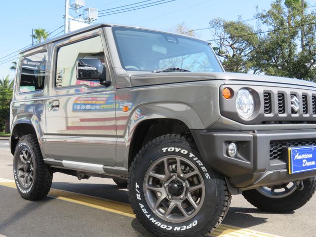 ジムニー XC 届出済未使用車 4WD AT車 衝突被害軽減システム LEDヘッドランプ TOYOオープンカントリータイヤ 純正16インチアルミ クリアランスソナー レーンアシスト 背面タイヤ フロアマット(11枚目)