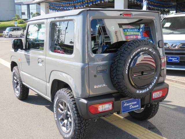 ジムニー XC 届出済未使用車 4WD AT車 衝突被害軽減システム LEDヘッドランプ TOYOオープンカントリータイヤ 純正16インチアルミ クリアランスソナー レーンアシスト 背面タイヤ フロアマット(17枚目)