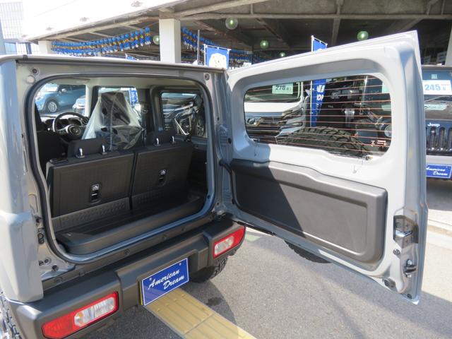 ジムニー XC 届出済未使用車 4WD AT車 衝突被害軽減システム LEDヘッドランプ TOYOオープンカントリータイヤ 純正16インチアルミ クリアランスソナー レーンアシスト 背面タイヤ フロアマット(24枚目)