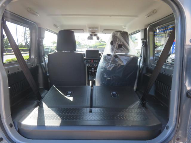 ジムニー XC 届出済未使用車 4WD AT車 衝突被害軽減システム LEDヘッドランプ TOYOオープンカントリータイヤ 純正16インチアルミ クリアランスソナー レーンアシスト 背面タイヤ フロアマット(27枚目)