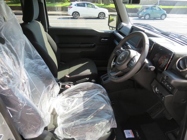 ジムニー XC 届出済未使用車 4WD AT車 衝突被害軽減システム LEDヘッドランプ TOYOオープンカントリータイヤ 純正16インチアルミ クリアランスソナー レーンアシスト 背面タイヤ フロアマット(30枚目)