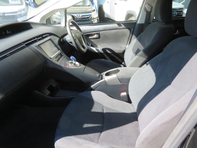 国産車から輸入車まで幅広く取扱しておりますので、購入後も自社認証工場にて入念な点検整備を実施しております。