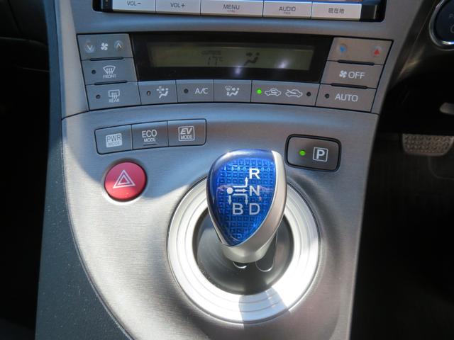 当社は一つのビルに１階商談ルーム２階展示場３階自社認証工場と集約されております！