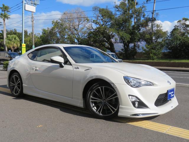 ８６ ＧＴ　モデリスタエアロ　ＴＲＤ４本出しマフラー　純正ナビ　フルセグＴＶ　バックカメラ　ブルートゥース　キセノンランプ　ＬＥＤフォグランプ　パドルシフト　プッシュスタート　スマートキー（9枚目）