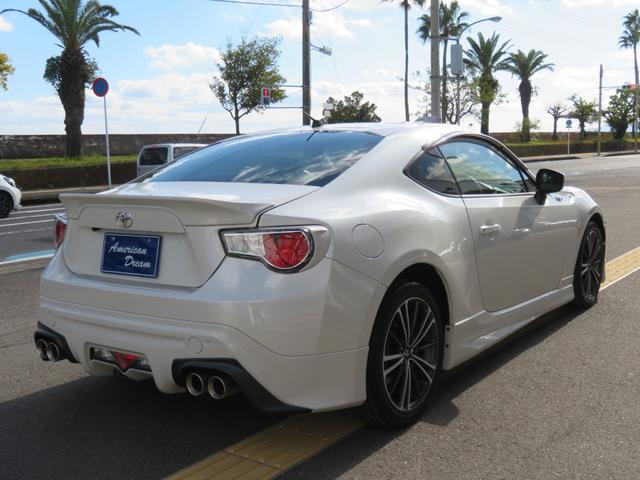 ８６ ＧＴ　モデリスタエアロ　ＴＲＤ４本出しマフラー　純正ナビ　フルセグＴＶ　バックカメラ　ブルートゥース　キセノンランプ　ＬＥＤフォグランプ　パドルシフト　プッシュスタート　スマートキー（15枚目）