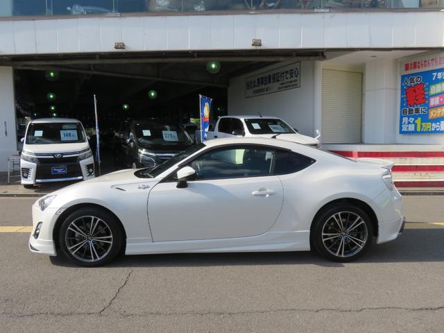 ８６ ＧＴ　モデリスタエアロ　ＴＲＤ４本出しマフラー　純正ナビ　フルセグＴＶ　バックカメラ　ブルートゥース　キセノンランプ　ＬＥＤフォグランプ　パドルシフト　プッシュスタート　スマートキー（19枚目）