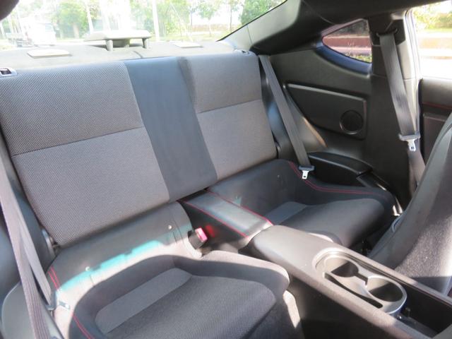 ８６ ＧＴ　モデリスタエアロ　ＴＲＤ４本出しマフラー　純正ナビ　フルセグＴＶ　バックカメラ　ブルートゥース　キセノンランプ　ＬＥＤフォグランプ　パドルシフト　プッシュスタート　スマートキー（26枚目）