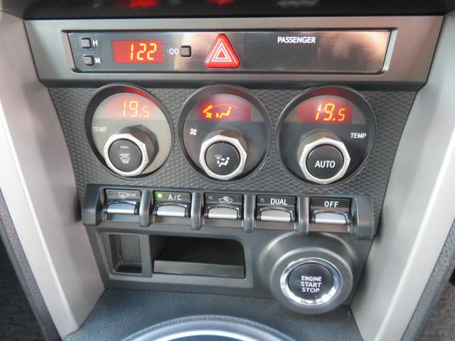 ８６ ＧＴ　モデリスタエアロ　ＴＲＤ４本出しマフラー　純正ナビ　フルセグＴＶ　バックカメラ　ブルートゥース　キセノンランプ　ＬＥＤフォグランプ　パドルシフト　プッシュスタート　スマートキー（35枚目）