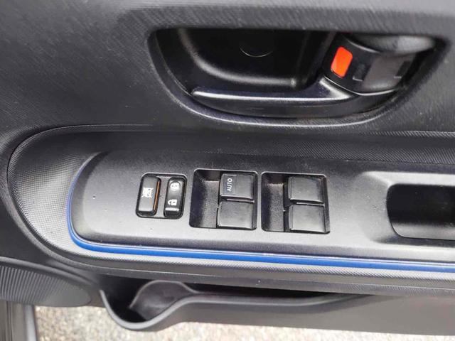 アクア Ｓ　ＥＴＣ　バックカメラ　ナビ　ＴＶ　スマートキー　アイドリングストップ　電動格納ミラー　ＣＶＴ　衝突安全ボディ　記録簿　ＡＢＳ　ＥＳＣ　ＣＤ　ＤＶＤ再生　ＵＳＢ　Ｂｌｕｅｔｏｏｔｈ　エアコン（10枚目）