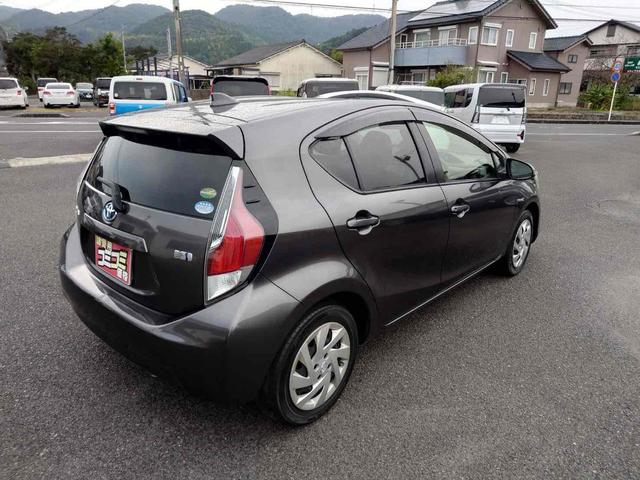 アクア Ｓ　ＥＴＣ　バックカメラ　ナビ　ＴＶ　スマートキー　アイドリングストップ　電動格納ミラー　ＣＶＴ　衝突安全ボディ　記録簿　ＡＢＳ　ＥＳＣ　ＣＤ　ＤＶＤ再生　ＵＳＢ　Ｂｌｕｅｔｏｏｔｈ　エアコン（15枚目）