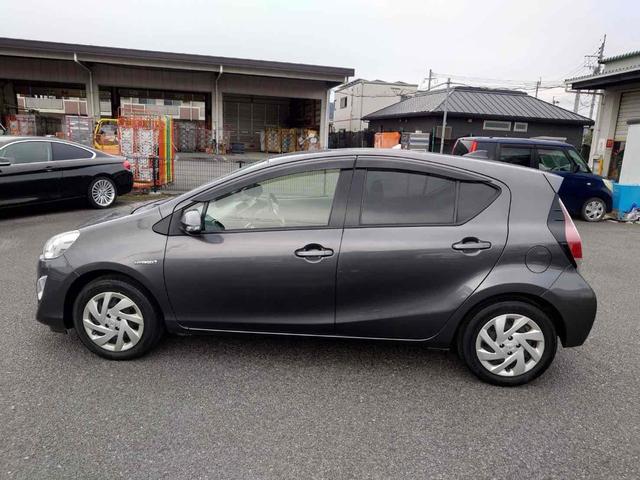 アクア Ｓ　ＥＴＣ　バックカメラ　ナビ　ＴＶ　スマートキー　アイドリングストップ　電動格納ミラー　ＣＶＴ　衝突安全ボディ　記録簿　ＡＢＳ　ＥＳＣ　ＣＤ　ＤＶＤ再生　ＵＳＢ　Ｂｌｕｅｔｏｏｔｈ　エアコン（18枚目）