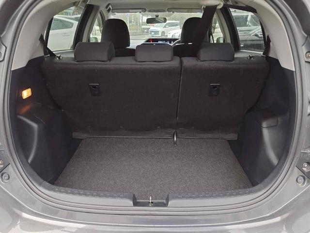 アクア Ｓ　ＥＴＣ　バックカメラ　ナビ　ＴＶ　スマートキー　アイドリングストップ　電動格納ミラー　ＣＶＴ　衝突安全ボディ　記録簿　ＡＢＳ　ＥＳＣ　ＣＤ　ＤＶＤ再生　ＵＳＢ　Ｂｌｕｅｔｏｏｔｈ　エアコン（19枚目）